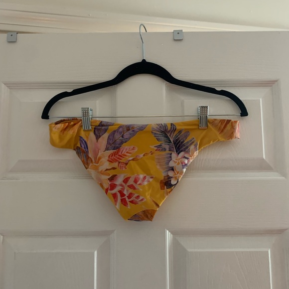 L Space Bikini Top and Bottom - Picture 3 of 4